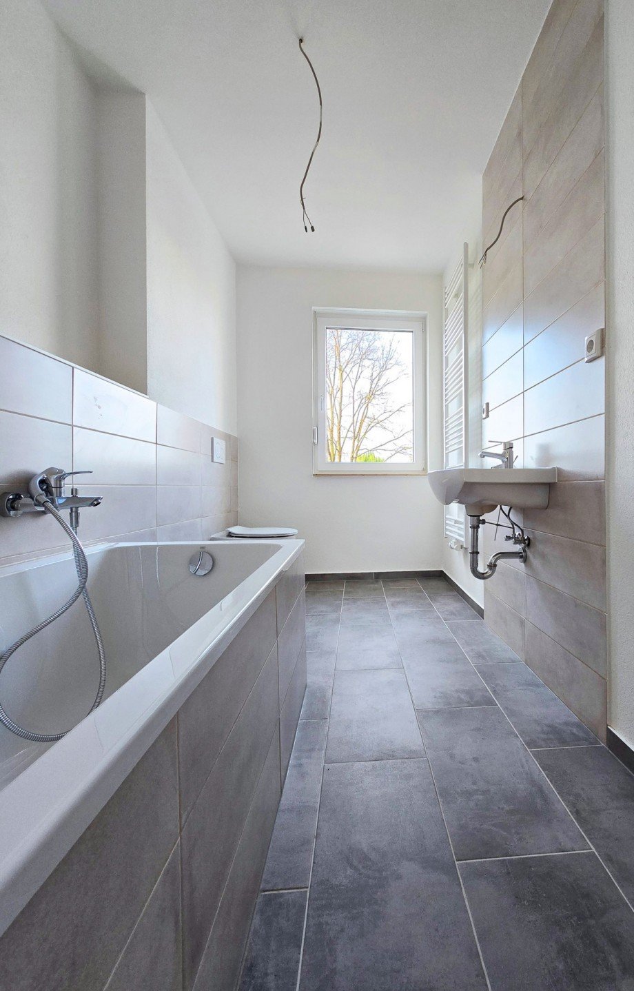Badezimmer OG Reihenmittelhaus Aken
