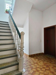 Hausflur Einladende 3-Zimmer-Wohnung mit Balkon: Perfektes Eigenheim oder lukrative Investition in K�then!