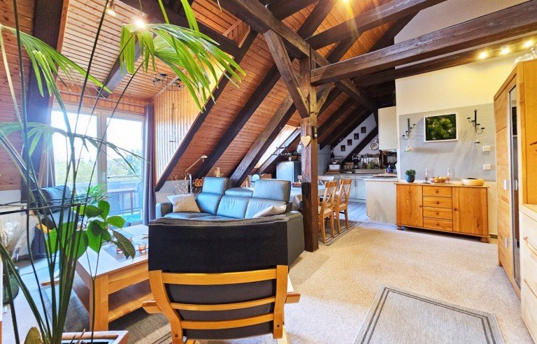 Wohnzimmer K�then (Anhalt) - K�then Dachgeschosswohnung Investieren mit Stil: Charmante 4-Zimmer Eigentumswohnung mit sonniger Terrasse