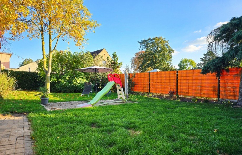 Garten Doppelhaush�lfte Gro� Rosenburg