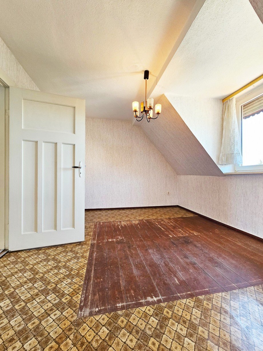 Zimmer OG Doppelhaush�lfte K�then (Anhalt)