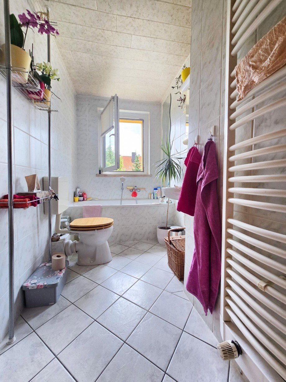 Badezimmer Dachgeschosswohnung K�then (Anhalt)