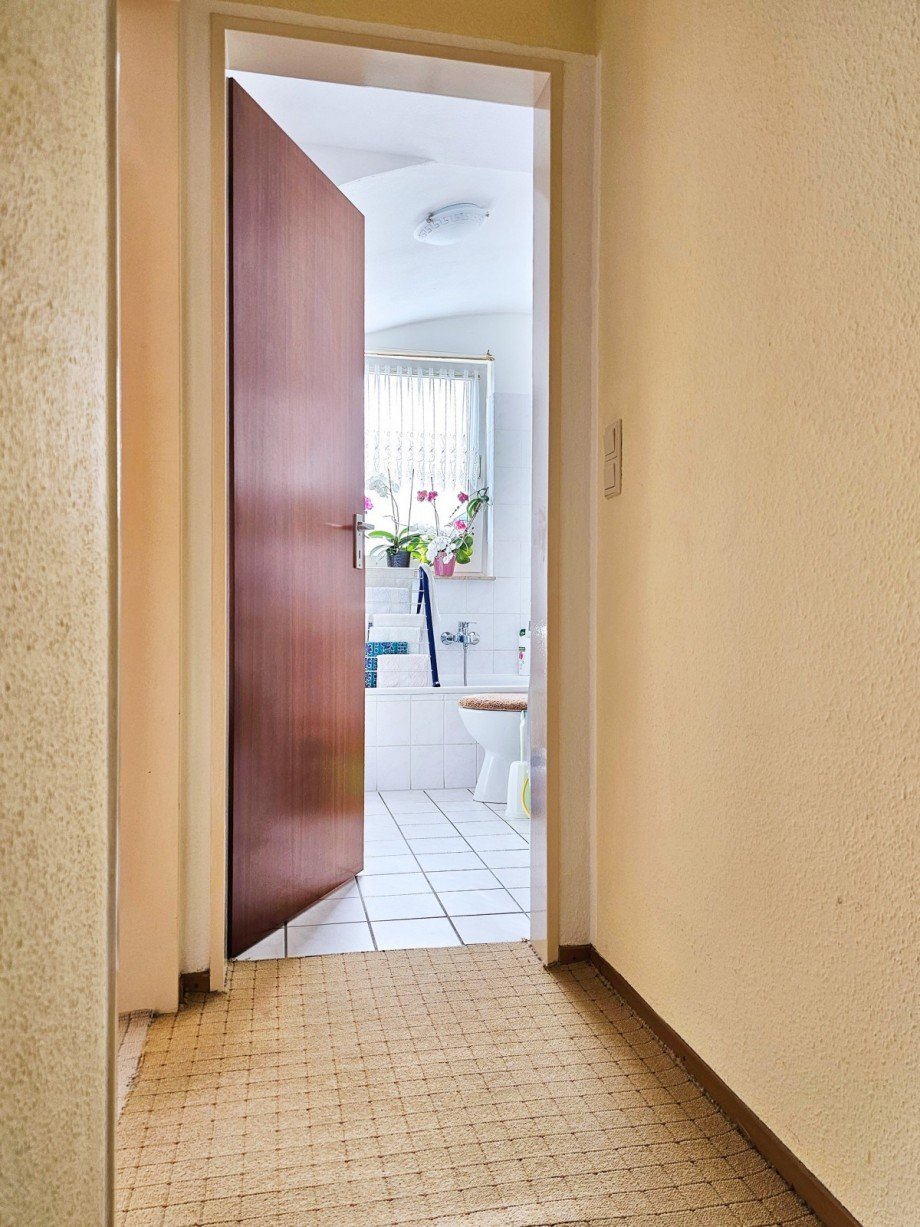 Flur zum Bad und Schlafzimmer Dachgeschosswohnung K�then (Anhalt)
