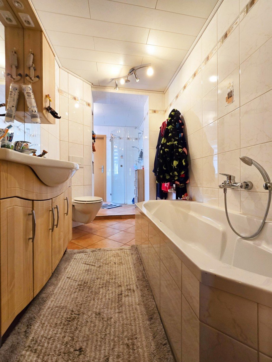 Badezimmer EG Doppelhaush�lfte K�then (Anhalt)
