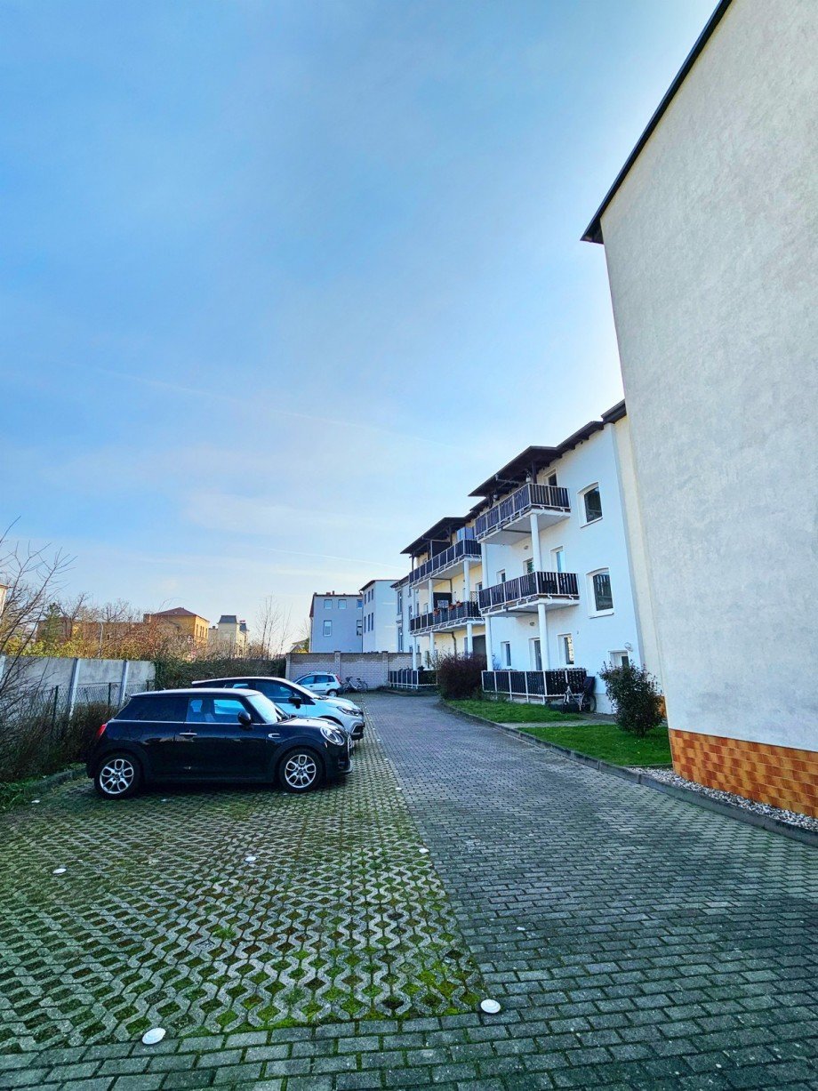 PKW-Stellpl�tze Erdgeschosswohnung K�then (Anhalt)