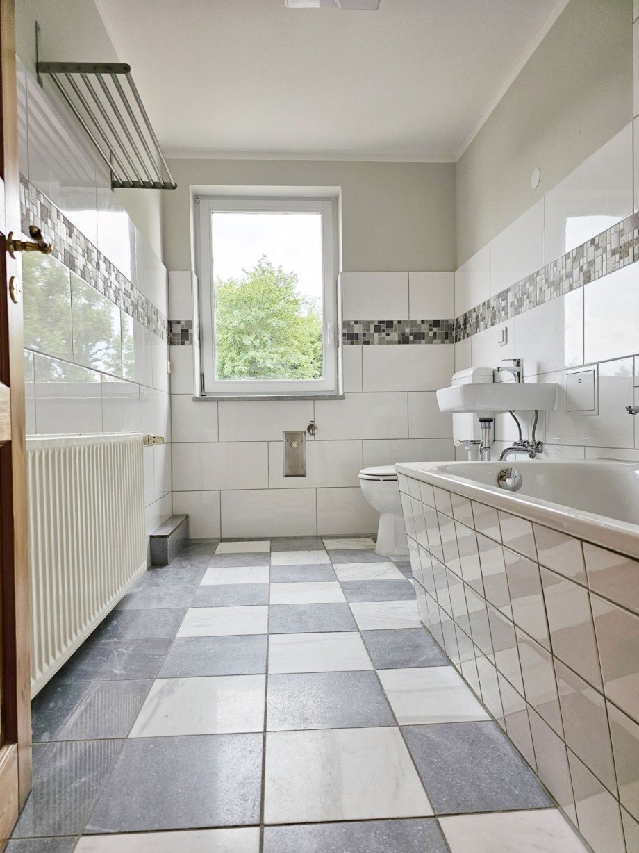 Bad Dachgeschosswohnung K�then (Anhalt)