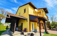 Wohnhaus  Gro�es Gelbes Gl�ck  - Mehr Raum, mehr M�glichkeiten, mehr Gl�ck f�r Ihre Familie