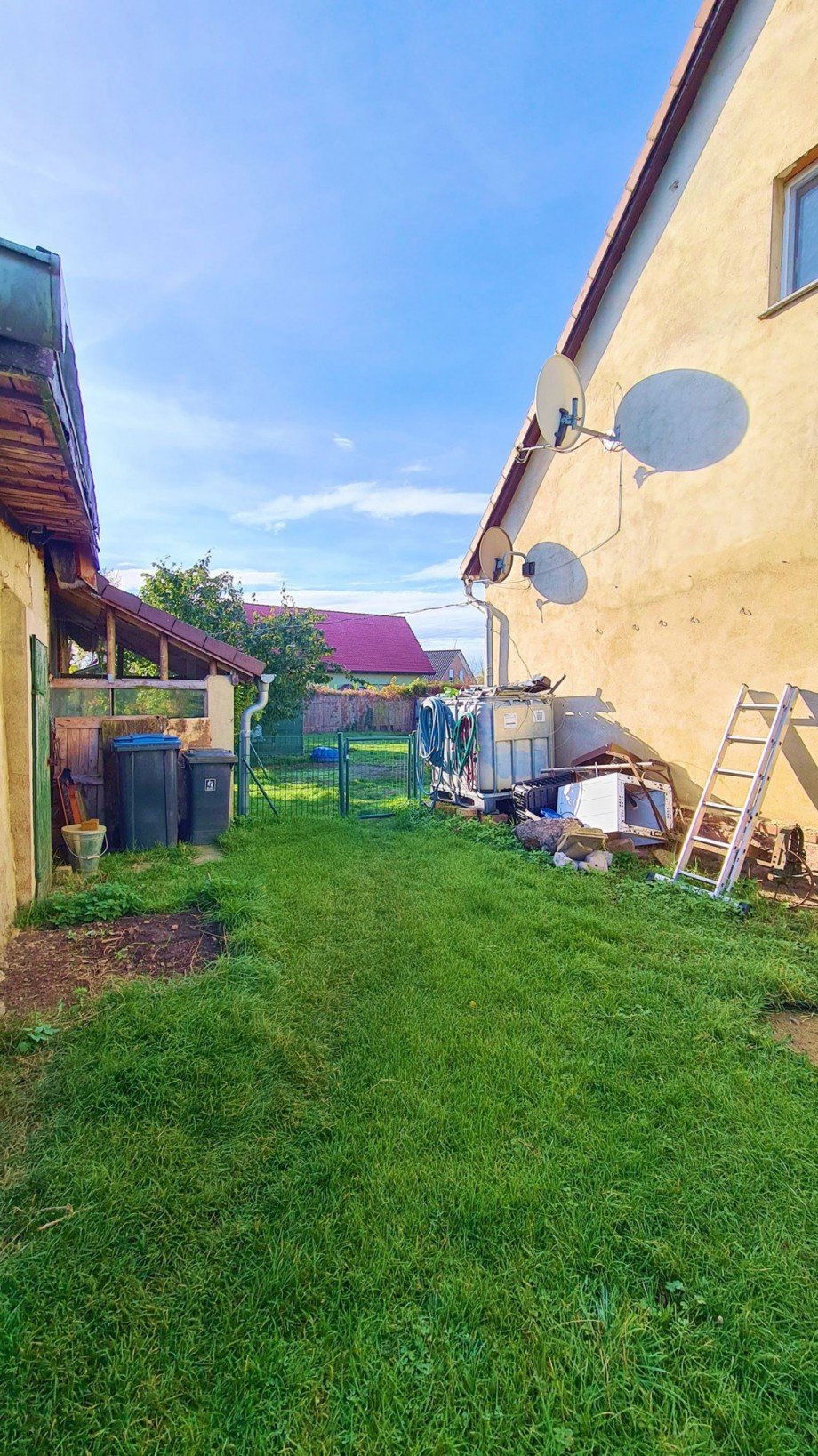 Durchgang zum Garten Einfamilienhaus Wei�andt-G�lzau