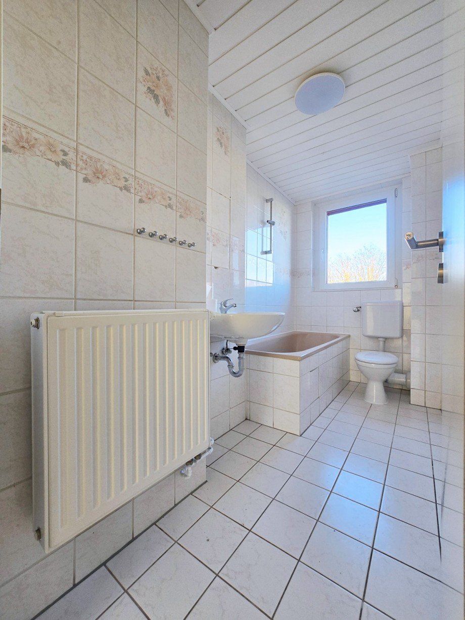 Badezimmer Dachgeschosswohnung K�then (Anhalt)