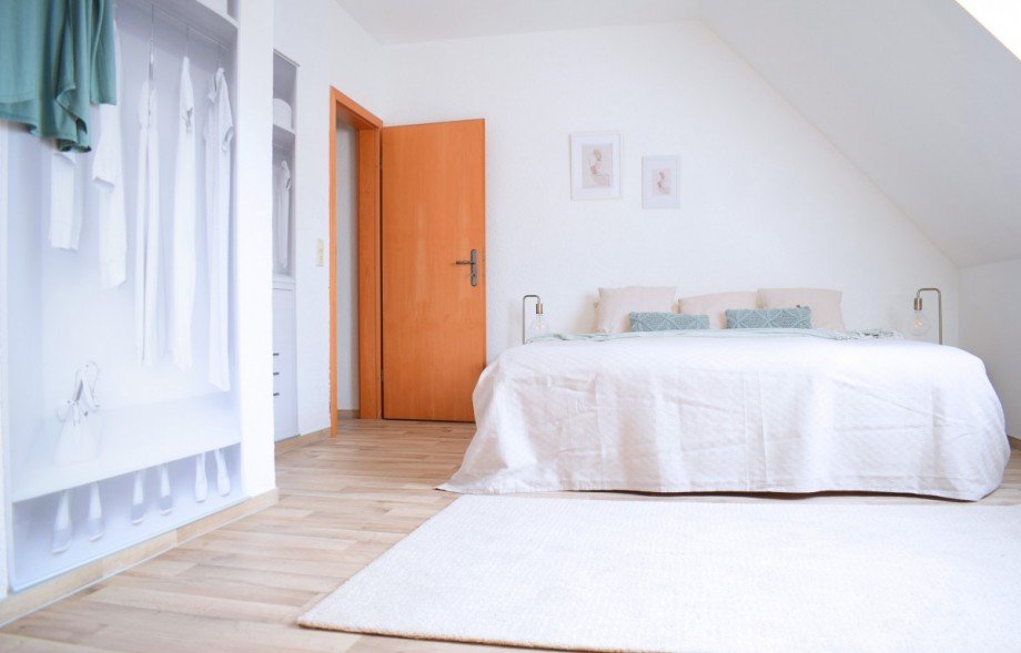 Schlafzimmer Dachgeschoss Reihenhaus K�then (Anhalt)