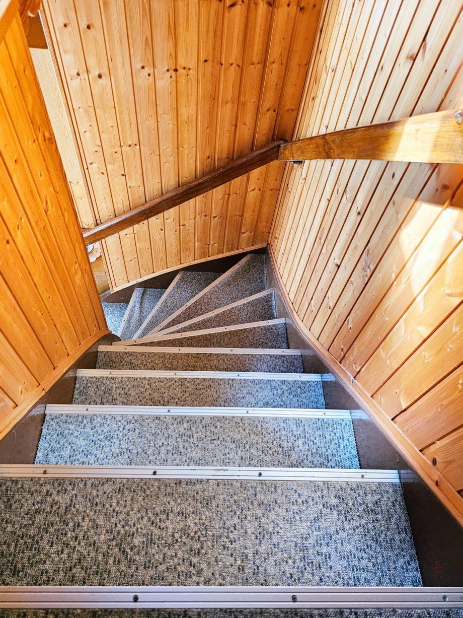 Treppe ins EG Doppelhaush�lfte Aken