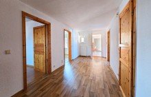Flur Ger�umige Dachgeschosswohnung im Altbau