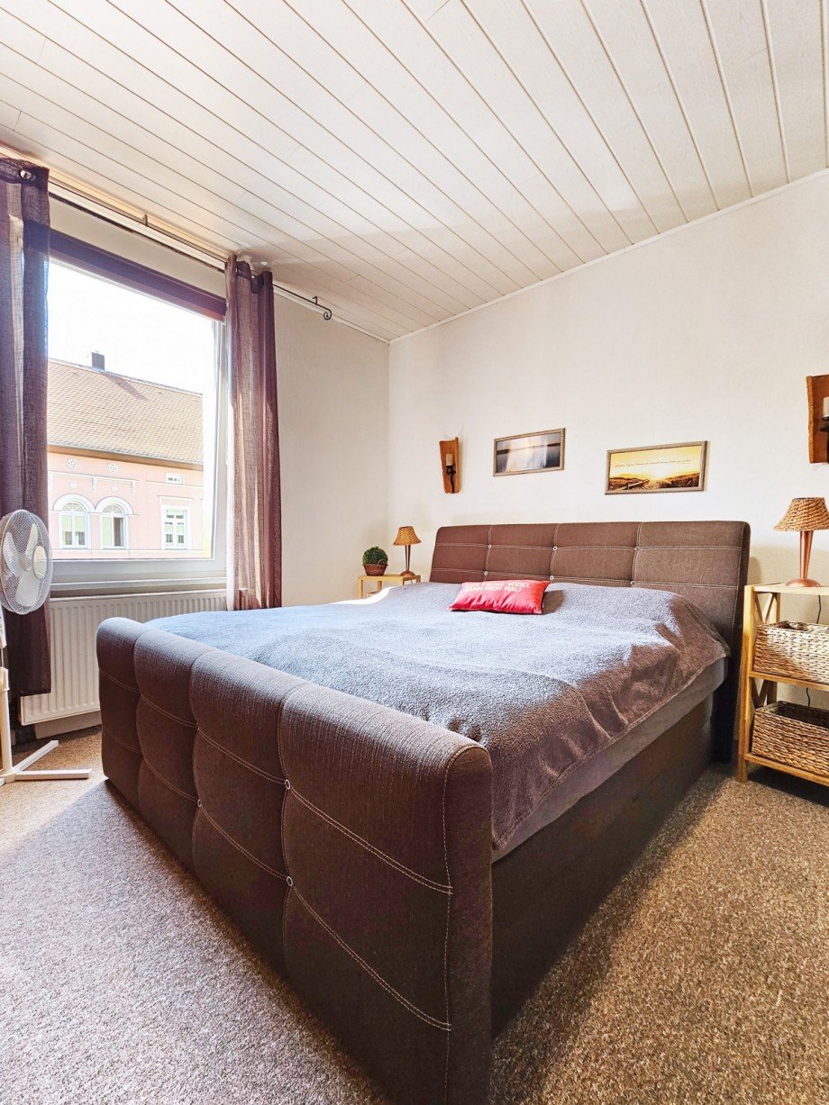 Schlafzimmer OG Mehrfamilienhaus K�then (Anhalt)