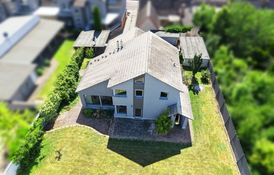 Nord-Ost-Seite Einfamilienhaus Gr�bzig