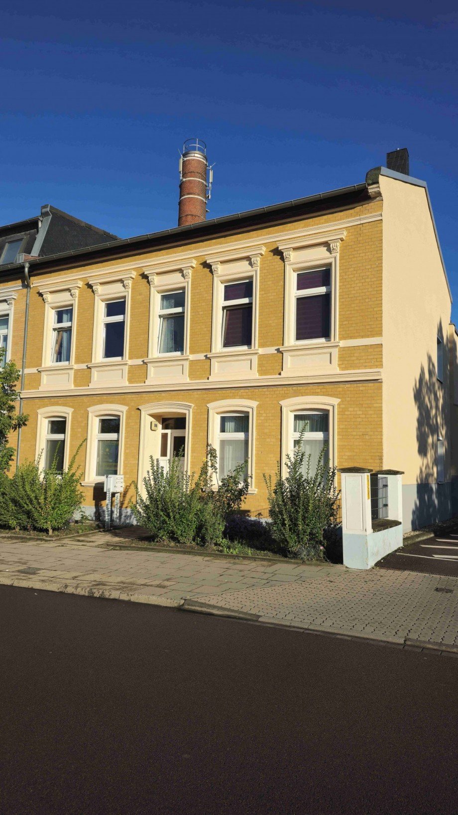 Stra�enansicht Mehrfamilienhaus K�then (Anhalt)