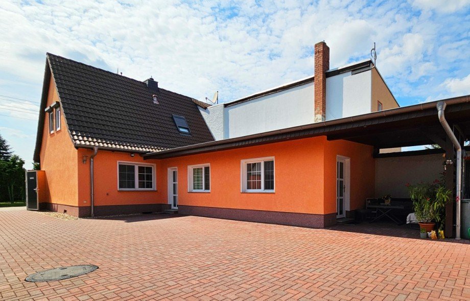Hausansicht vom Hof Doppelhaush�lfte Radegast