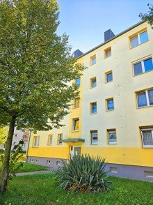 Wohnhaus Vermietete 4-Zimmer-Wohnung mit Balkon in sehr beliebter Wohngegend