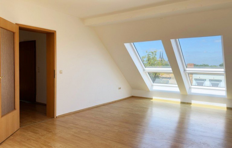 Wohnzimmer K�then (Anhalt) Dachgeschosswohnung Charmante 2-Zimmer-Wohnung mit Weitblick
