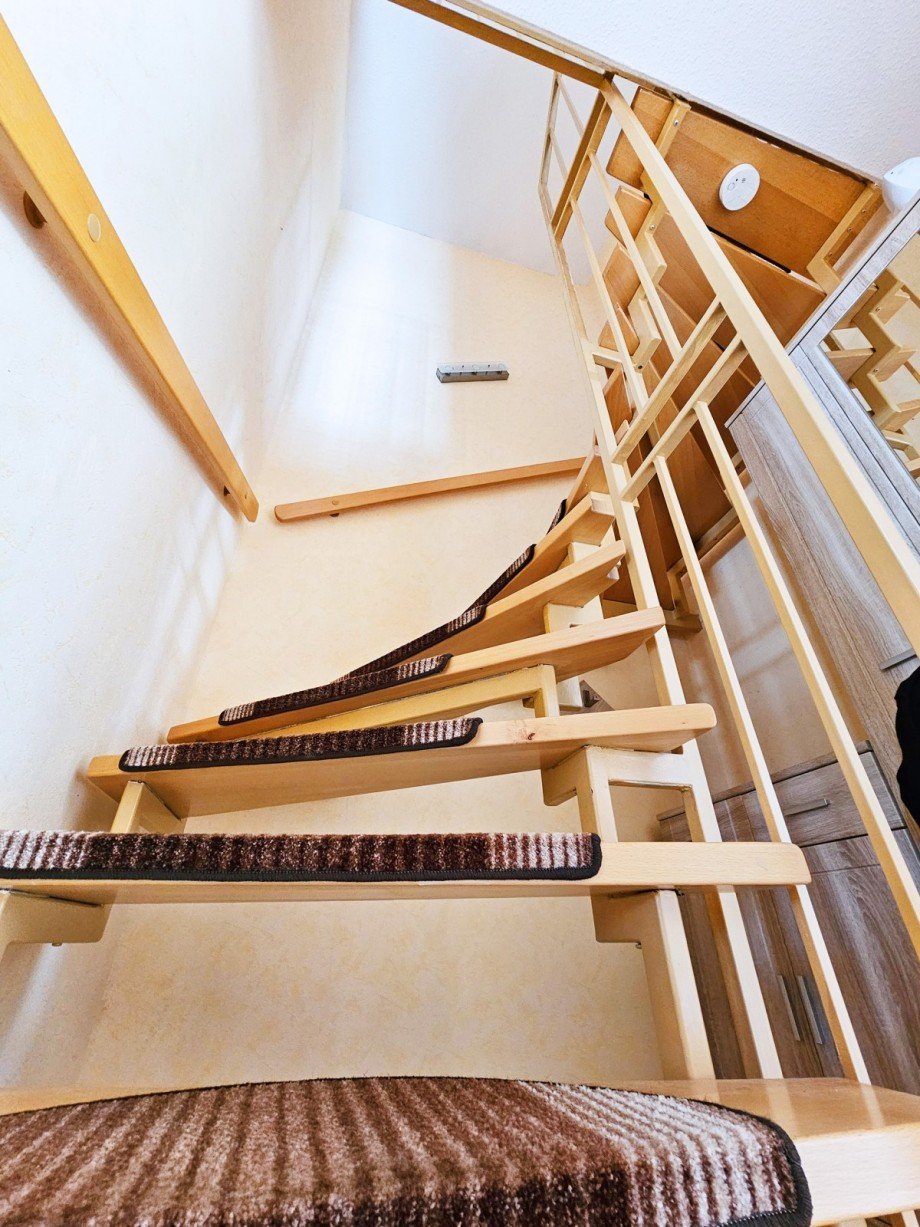 Treppe ins OG Doppelhaush�lfte Aken