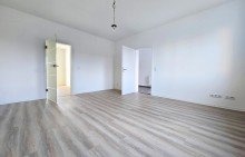 Wohnzimmer Erstbezug nach Sanierung in Aken - Modernes Reihenhaus mit 5 Zimmern & Garten