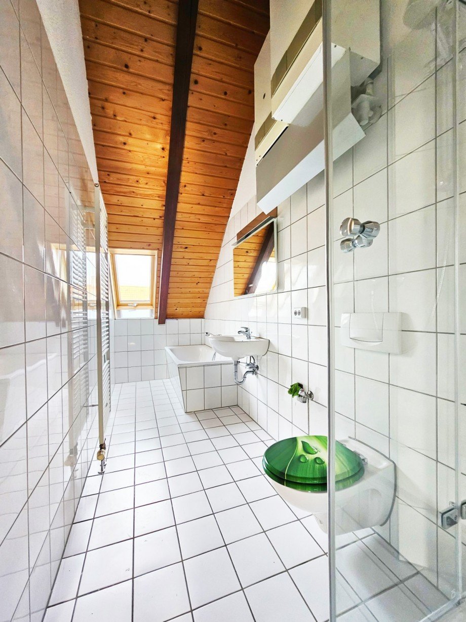 Badezimmer Dachgeschosswohnung K�then (Anhalt)