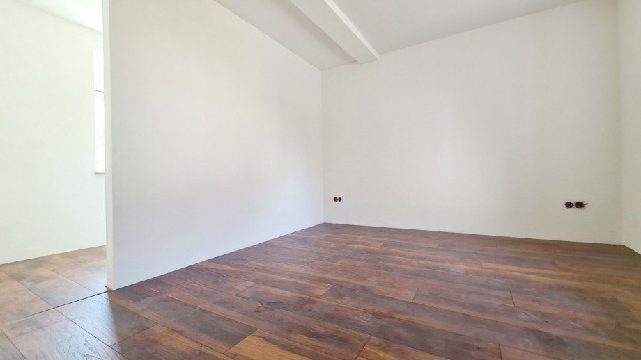 Zimmer mit Ankleideraum Zweifamilienhaus G�rzig