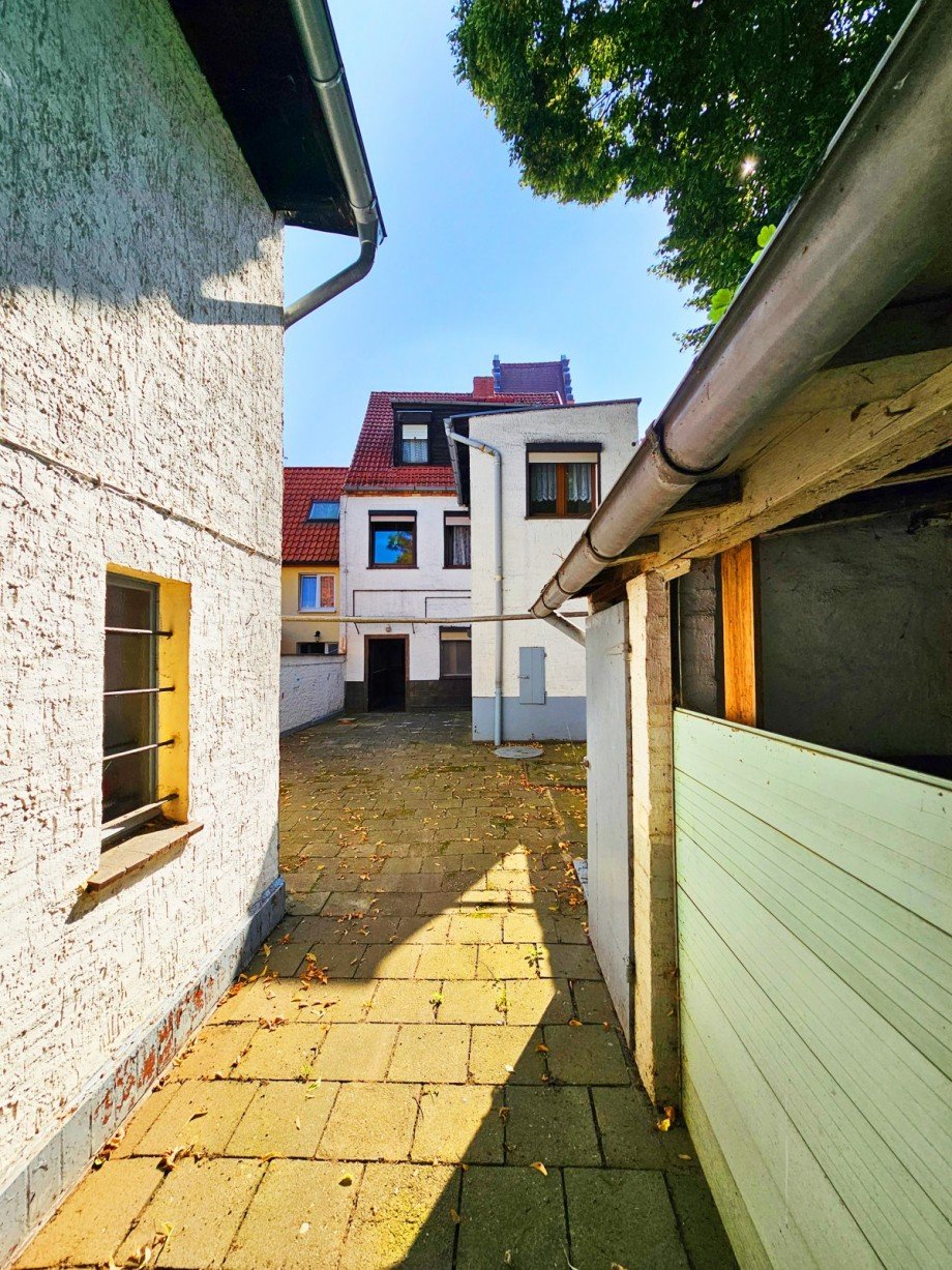 Hinterhaus und Nebengelass Reihenendhaus Aken