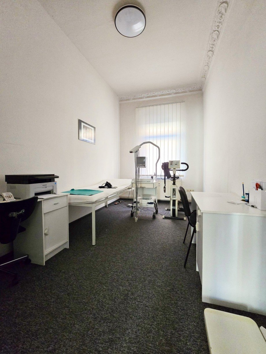 Gewerbe/Praxis EG Wohn- / Gesch�ftshaus K�then (Anhalt)