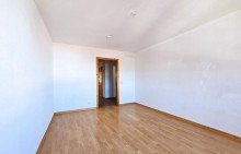 Zimmer Ger�umige Dachgeschosswohnung im Altbau