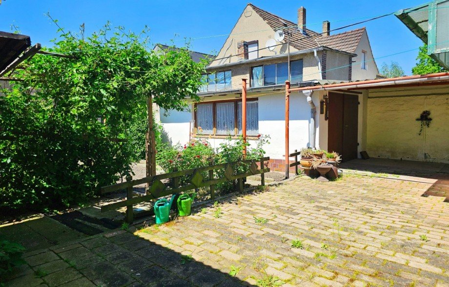 Hof und Garage Doppelhaush�lfte K�then (Anhalt)