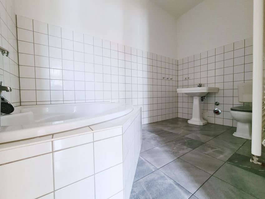 Bad Etagenwohnung K�then (Anhalt)