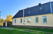 Ansicht Stra�e Ein Ort zum Ankommen: Gem�tliche Doppelhaush�lfte mit viel Platz