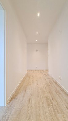 Flur Top-Moderne-Wohnung mit Loggia