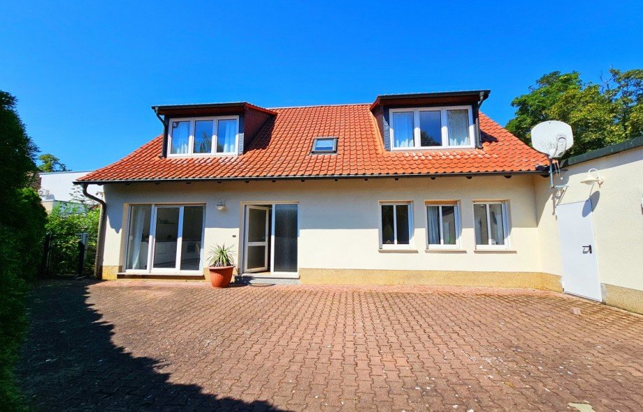 Haus von der Gartenseite Einfamilienhaus Radegast