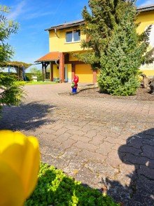 Hof und Garage  Gro�es Gelbes Gl�ck  - Mehr Raum, mehr M�glichkeiten, mehr Gl�ck f�r Ihre Familie