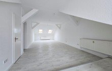 Wohnzimmer �ber den D�chern von K�then: Gro�z�giges Wohnen mit traumhafter Dachterrasse!