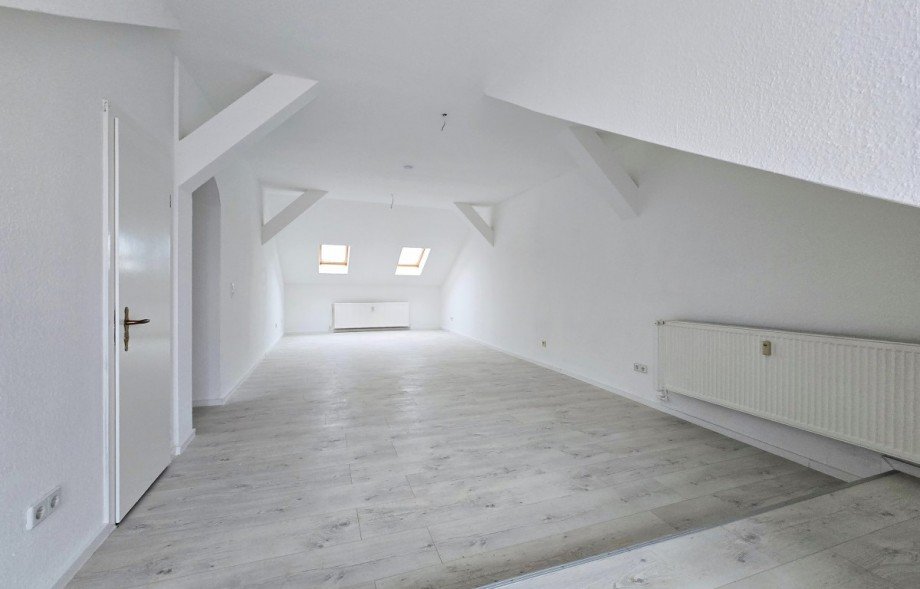 Wohnzimmer Dachgeschosswohnung K�then (Anhalt)