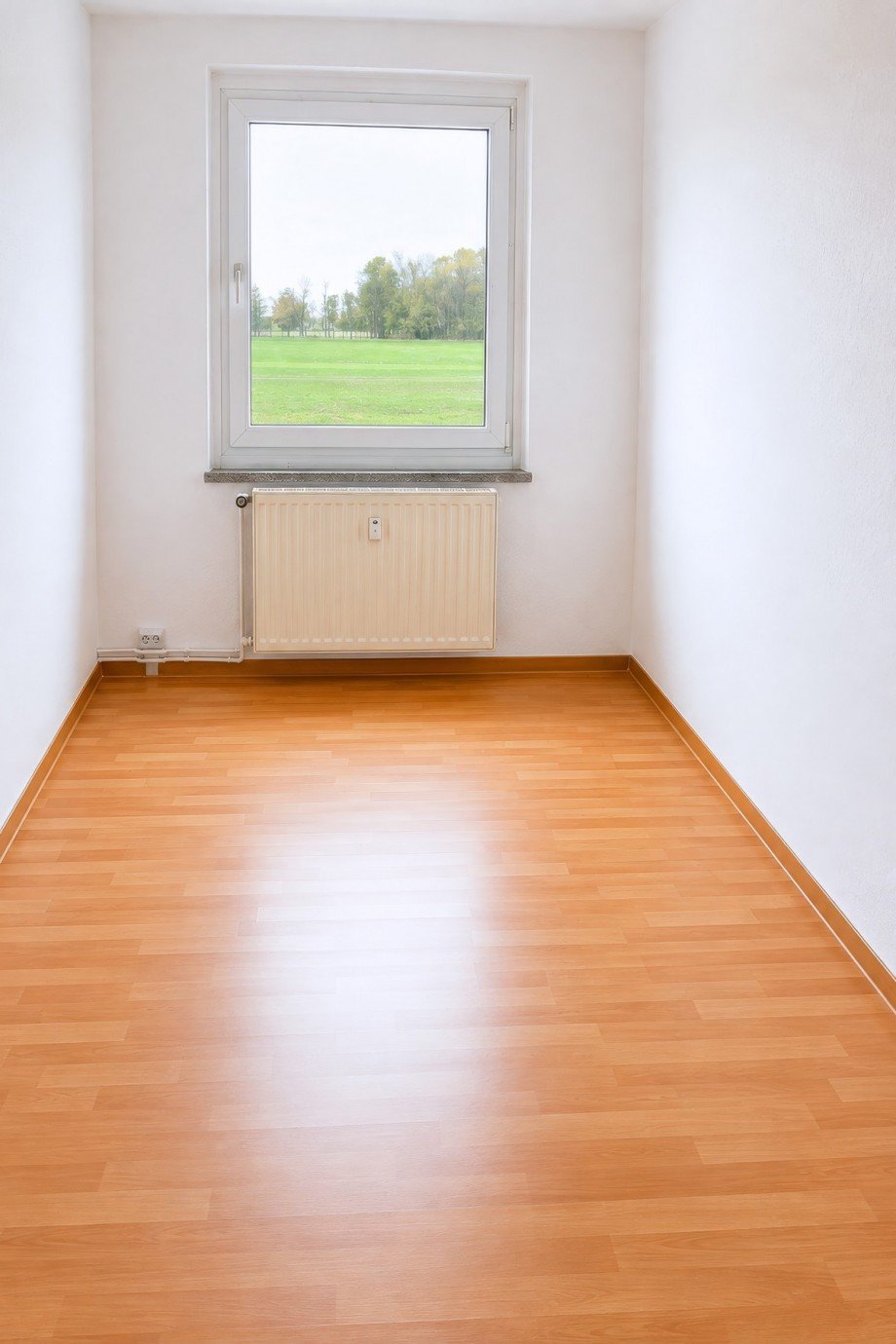 Zimmer Erdgeschosswohnung Z�rbig