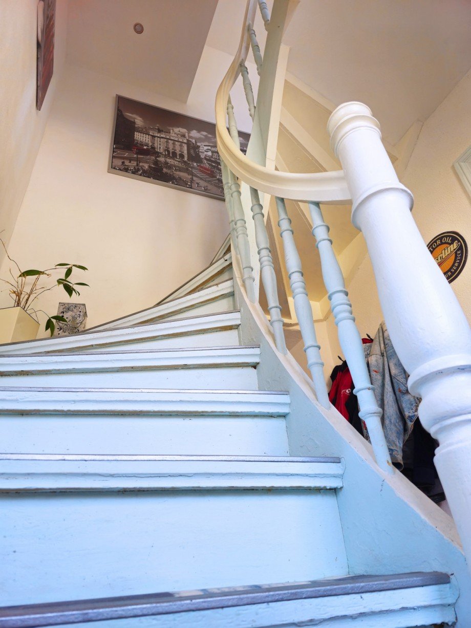 Treppe ins Obergeschoss Einfamilienhaus Gro�badegast