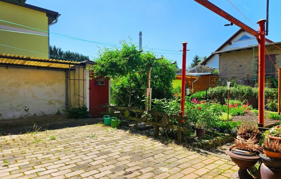 Hof und Garten Doppelhaush�lfte K�then (Anhalt)
