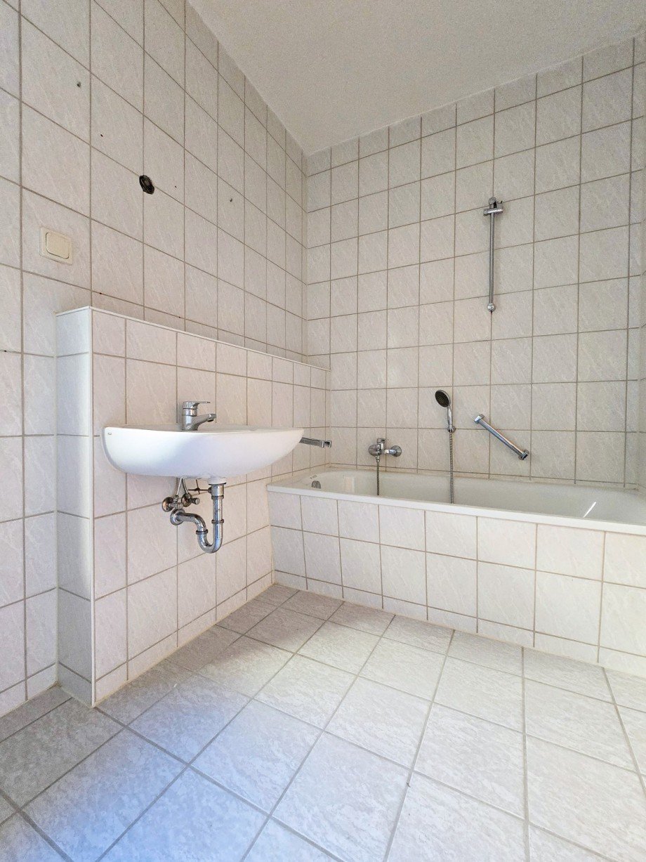 Badezimmer Erdgeschosswohnung K�then (Anhalt)