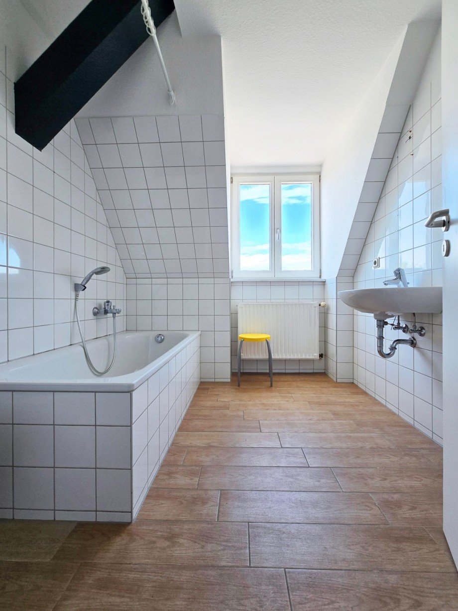 Badezimmer Dachgeschosswohnung K�then (Anhalt)