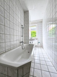 Badezimmer-14 Preiswertes Wohnungspaket f�r Kapitalanleger - 3 Einheiten, voll vermietet