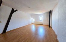 Zimmer Ger�umige Dachgeschosswohnung im Altbau