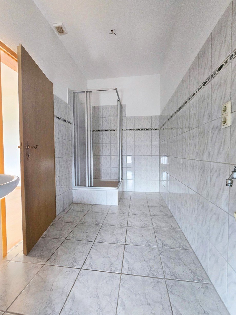 Badezimmer Dachgeschosswohnung Z�rbig