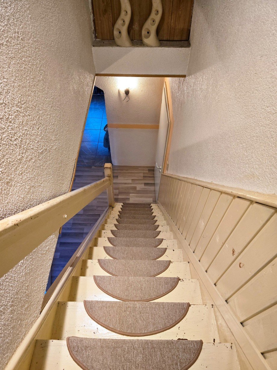 Treppe ins OG Doppelhaush�lfte Gro� Rosenburg