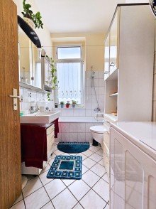 Badezimmer Tolle Wohnung im Erdgescho� mit viel Platz zum Leben