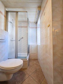 Badezimmer Ein St�ck Eigentum f�r wenig Geld - Dieses Sanierungsobjekt wartet auf Sie!