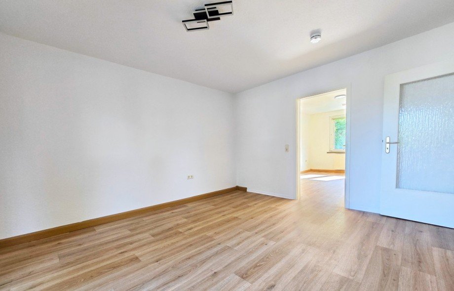 Wohnzimmer Erdgeschosswohnung K�then (Anhalt)