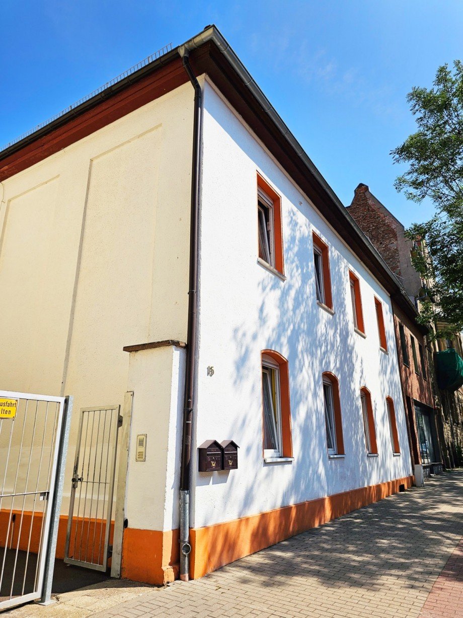 Stra�enansicht Mehrfamilienhaus K�then (Anhalt)